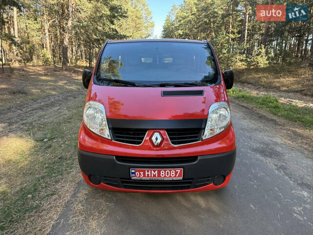 Красный Рено Трафик, объемом двигателя 2 л и пробегом 280 тыс. км за 14800 $, фото 3 на Automoto.ua