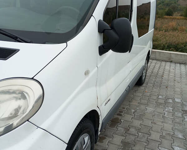 Червоний Рено Трафік, об'ємом двигуна 0.12 л та пробігом 389 тис. км за 7500 $, фото 1 на Automoto.ua