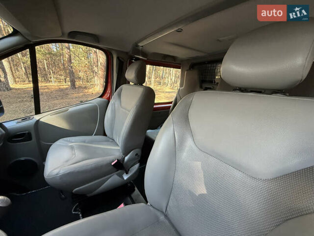 Красный Рено Трафик, объемом двигателя 2 л и пробегом 280 тыс. км за 14800 $, фото 38 на Automoto.ua