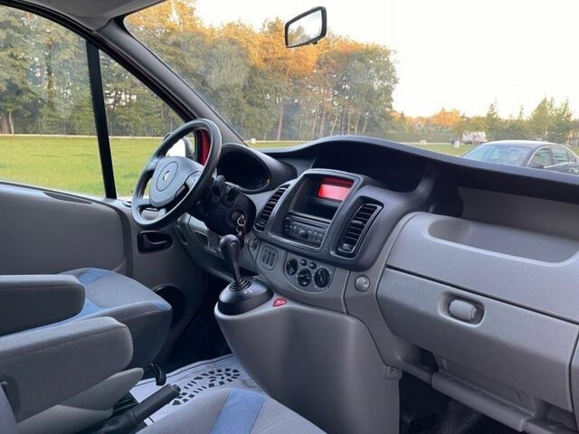 Красный Рено Трафик, объемом двигателя 2 л и пробегом 174 тыс. км за 8100 $, фото 8 на Automoto.ua