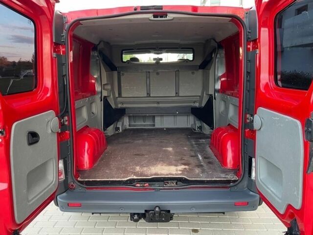 Красный Рено Трафик, объемом двигателя 2 л и пробегом 174 тыс. км за 8100 $, фото 19 на Automoto.ua