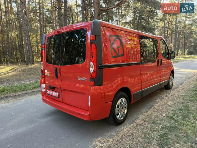 Красный Рено Трафик, объемом двигателя 2 л и пробегом 280 тыс. км за 14800 $, фото 13 на Automoto.ua