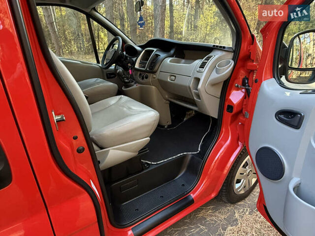 Красный Рено Трафик, объемом двигателя 2 л и пробегом 280 тыс. км за 14800 $, фото 40 на Automoto.ua