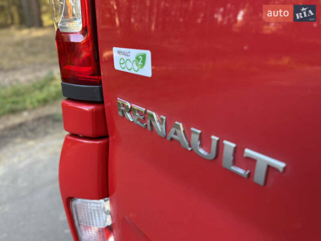 Красный Рено Трафик, объемом двигателя 2 л и пробегом 280 тыс. км за 14800 $, фото 31 на Automoto.ua