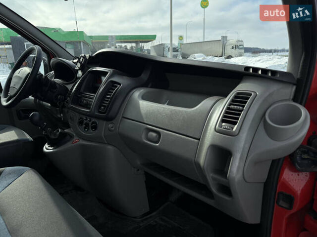 Червоний Рено Трафік, об'ємом двигуна 2 л та пробігом 220 тис. км за 12800 $, фото 18 на Automoto.ua