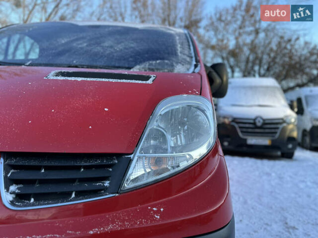 Червоний Рено Трафік, об'ємом двигуна 2 л та пробігом 198 тис. км за 15350 $, фото 3 на Automoto.ua