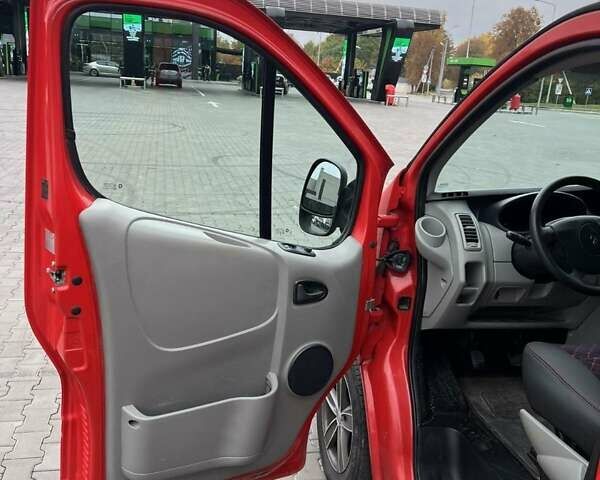 Рено Трафик 2014 в Луцке на Automoto.ua Красный Рено Трафик, объемом двигателя 2 л и пробегом 423 тыс. км за 13300 $, фото 17 на Automoto.ua