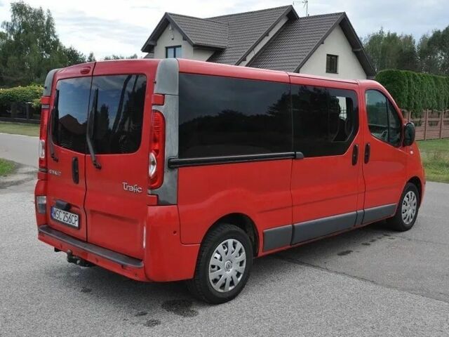 Червоний Рено Трафік, об'ємом двигуна 2 л та пробігом 175 тис. км за 8900 $, фото 2 на Automoto.ua
