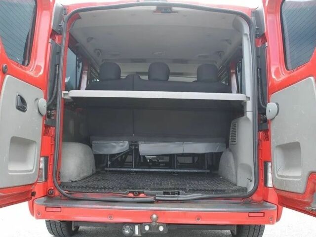 Червоний Рено Трафік, об'ємом двигуна 2 л та пробігом 175 тис. км за 8900 $, фото 9 на Automoto.ua