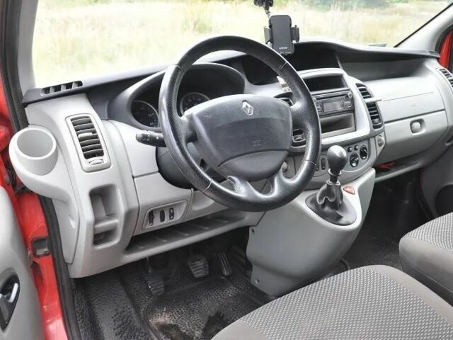 Червоний Рено Трафік, об'ємом двигуна 2 л та пробігом 175 тис. км за 8900 $, фото 11 на Automoto.ua