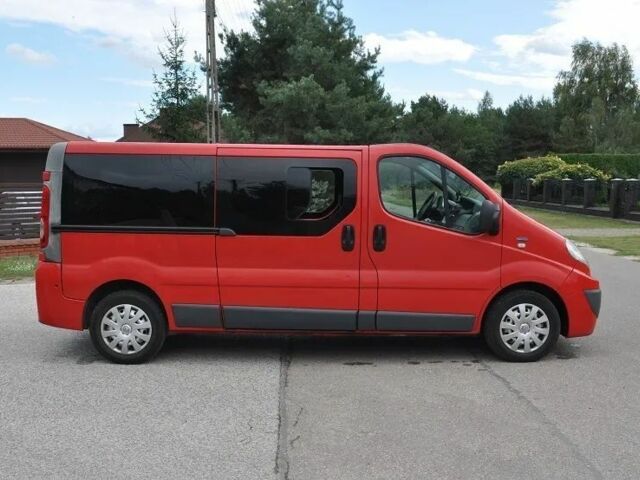 Червоний Рено Трафік, об'ємом двигуна 2 л та пробігом 175 тис. км за 8900 $, фото 3 на Automoto.ua