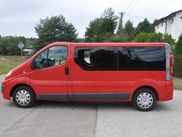 Червоний Рено Трафік, об'ємом двигуна 2 л та пробігом 175 тис. км за 8900 $, фото 5 на Automoto.ua