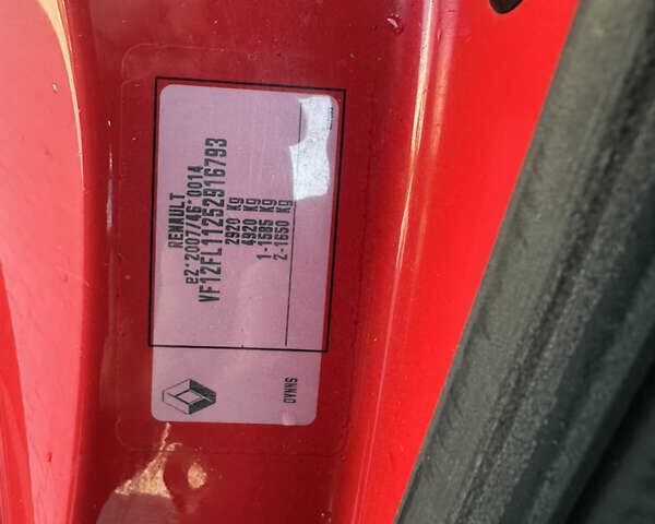 Красный Рено Трафик, объемом двигателя 1.6 л и пробегом 140 тыс. км за 13999 $, фото 21 на Automoto.ua