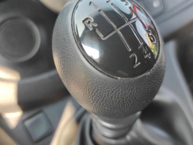 Красный Рено Трафик, объемом двигателя 1.6 л и пробегом 210 тыс. км за 15000 $, фото 3 на Automoto.ua