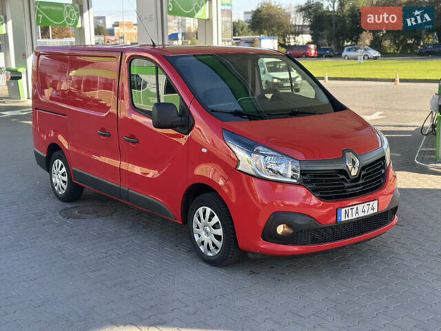 Красный Рено Трафик, объемом двигателя 1.6 л и пробегом 140 тыс. км за 14350 $, фото 5 на Automoto.ua