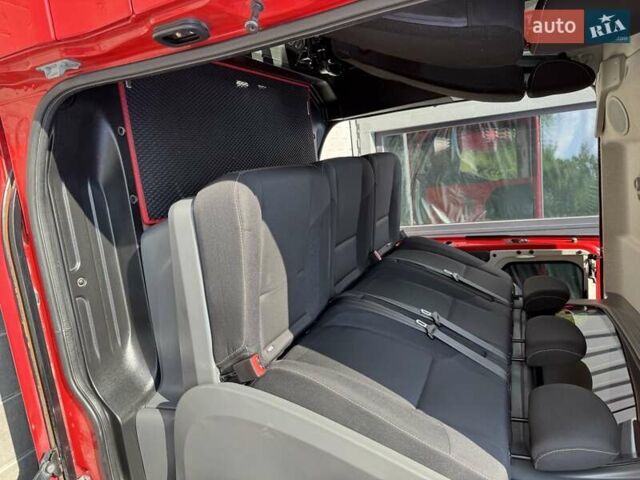 Красный Рено Трафик, объемом двигателя 1.6 л и пробегом 290 тыс. км за 16700 $, фото 6 на Automoto.ua