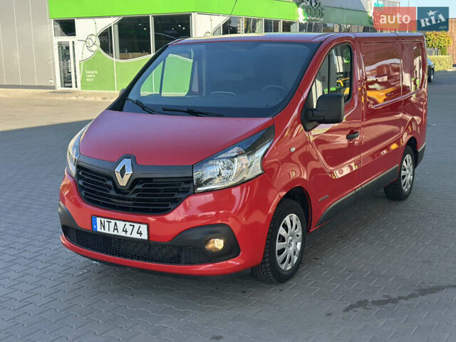 Красный Рено Трафик, объемом двигателя 1.6 л и пробегом 140 тыс. км за 13999 $, фото 2 на Automoto.ua