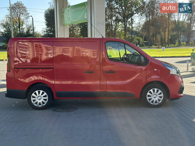 Красный Рено Трафик, объемом двигателя 1.6 л и пробегом 140 тыс. км за 13999 $, фото 6 на Automoto.ua