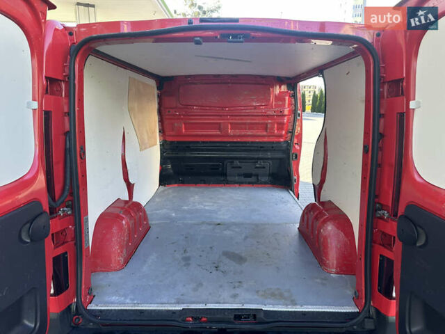 Красный Рено Трафик, объемом двигателя 1.6 л и пробегом 140 тыс. км за 13999 $, фото 16 на Automoto.ua