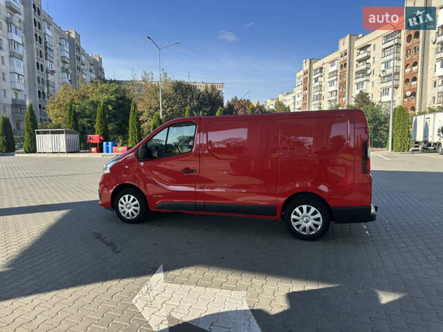 Красный Рено Трафик, объемом двигателя 1.6 л и пробегом 140 тыс. км за 13999 $, фото 10 на Automoto.ua