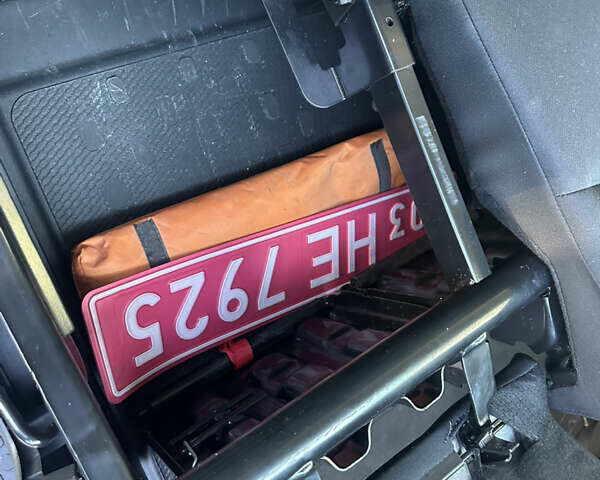 Красный Рено Трафик, объемом двигателя 1.6 л и пробегом 140 тыс. км за 14350 $, фото 24 на Automoto.ua