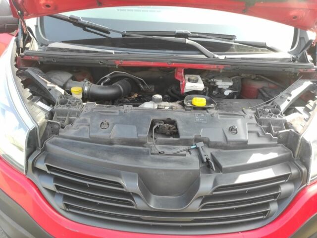 Красный Рено Трафик, объемом двигателя 1.6 л и пробегом 210 тыс. км за 15000 $, фото 13 на Automoto.ua