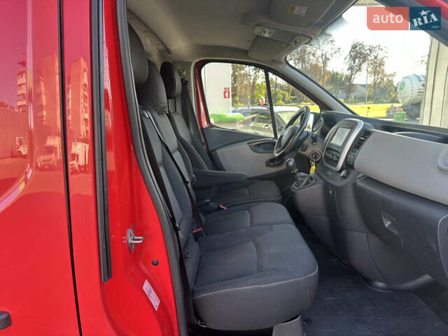 Красный Рено Трафик, объемом двигателя 1.6 л и пробегом 140 тыс. км за 14350 $, фото 19 на Automoto.ua
