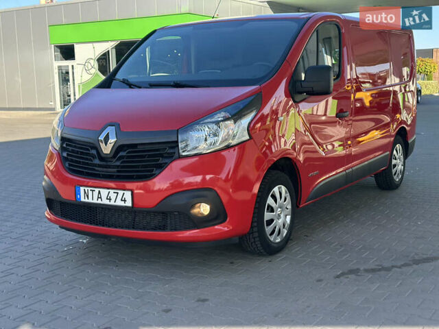 Красный Рено Трафик, объемом двигателя 1.6 л и пробегом 140 тыс. км за 14350 $, фото 2 на Automoto.ua