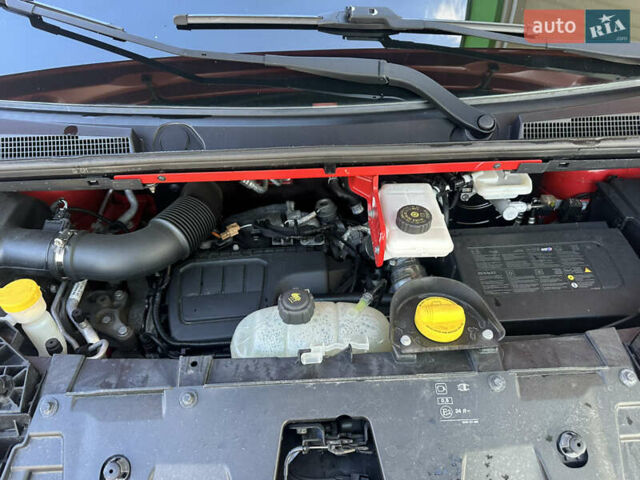 Красный Рено Трафик, объемом двигателя 1.6 л и пробегом 140 тыс. км за 13999 $, фото 30 на Automoto.ua