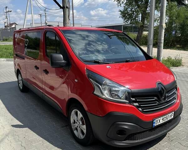 Красный Рено Трафик, объемом двигателя 1.6 л и пробегом 290 тыс. км за 16700 $, фото 2 на Automoto.ua