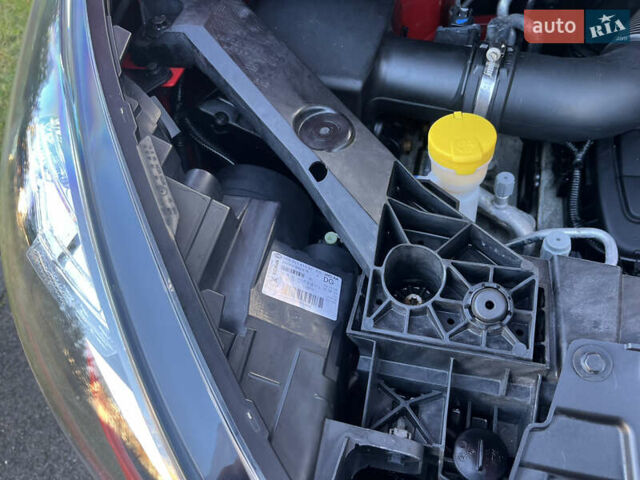 Червоний Рено Трафік, об'ємом двигуна 0 л та пробігом 223 тис. км за 14990 $, фото 34 на Automoto.ua