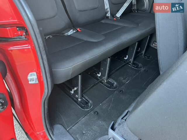 Червоний Рено Трафік, об'ємом двигуна 0 л та пробігом 223 тис. км за 14800 $, фото 20 на Automoto.ua