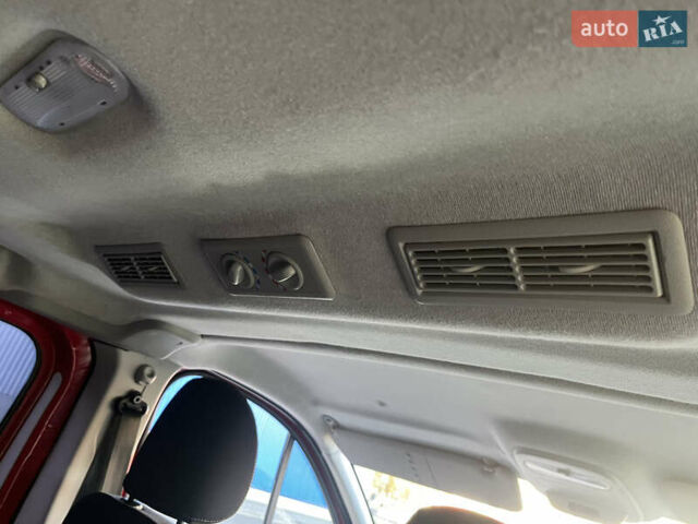 Червоний Рено Трафік, об'ємом двигуна 0 л та пробігом 223 тис. км за 14990 $, фото 19 на Automoto.ua