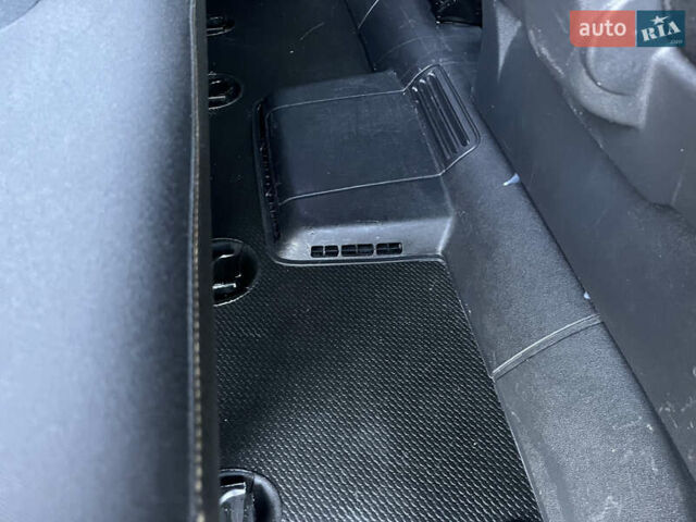 Червоний Рено Трафік, об'ємом двигуна 0 л та пробігом 223 тис. км за 14990 $, фото 20 на Automoto.ua