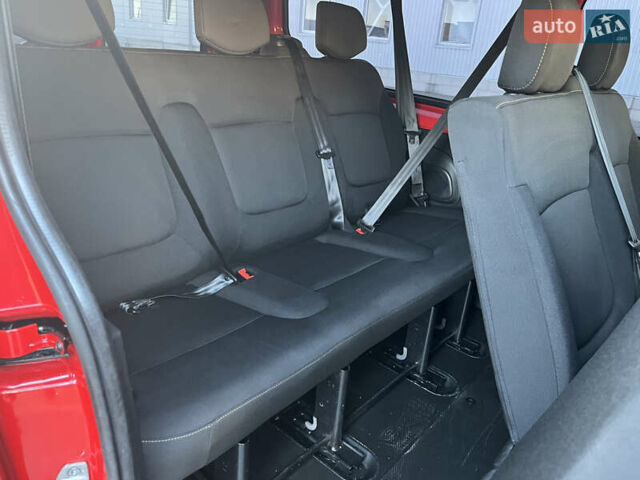 Червоний Рено Трафік, об'ємом двигуна 0 л та пробігом 223 тис. км за 14990 $, фото 17 на Automoto.ua