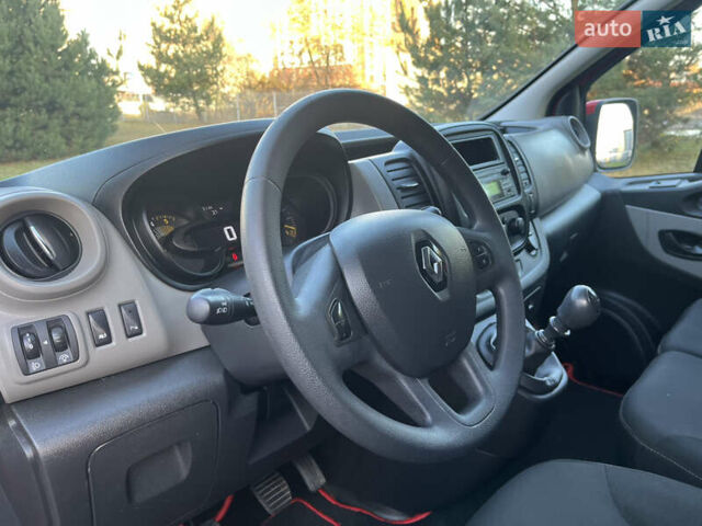 Червоний Рено Трафік, об'ємом двигуна 0 л та пробігом 223 тис. км за 14800 $, фото 7 на Automoto.ua