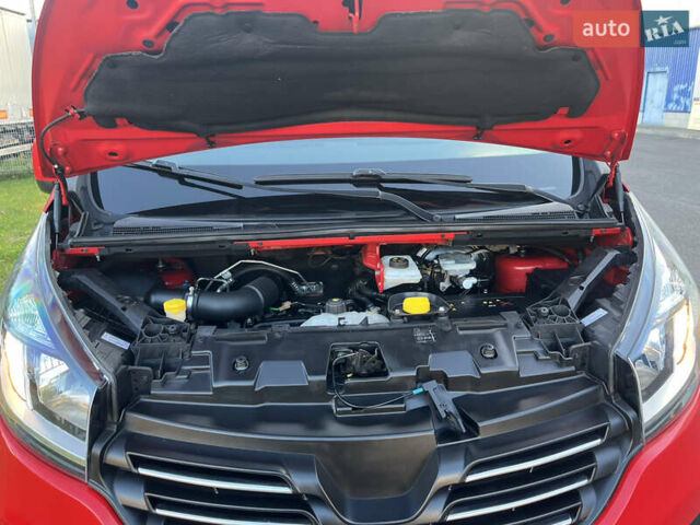 Червоний Рено Трафік, об'ємом двигуна 0 л та пробігом 223 тис. км за 14800 $, фото 2 на Automoto.ua