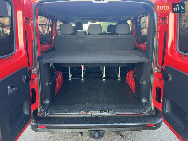 Червоний Рено Трафік, об'ємом двигуна 0 л та пробігом 223 тис. км за 14990 $, фото 23 на Automoto.ua