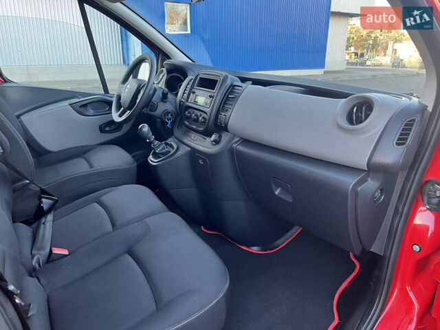 Червоний Рено Трафік, об'ємом двигуна 0 л та пробігом 223 тис. км за 14990 $, фото 12 на Automoto.ua