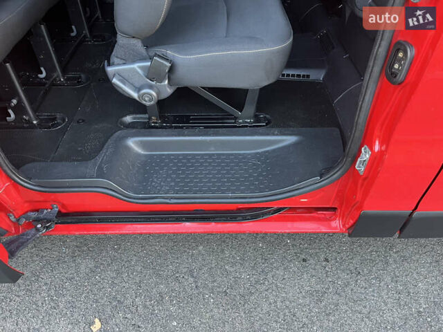 Червоний Рено Трафік, об'ємом двигуна 0 л та пробігом 223 тис. км за 14800 $, фото 19 на Automoto.ua