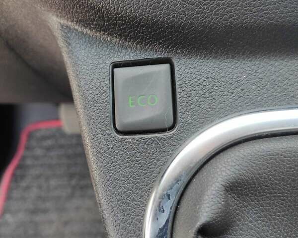 Красный Рено Трафик, объемом двигателя 2 л и пробегом 250 тыс. км за 25500 $, фото 13 на Automoto.ua