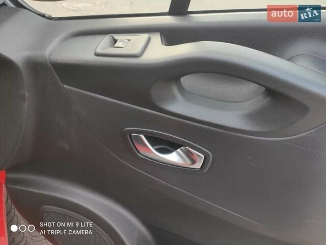 Красный Рено Трафик, объемом двигателя 2 л и пробегом 250 тыс. км за 25500 $, фото 25 на Automoto.ua