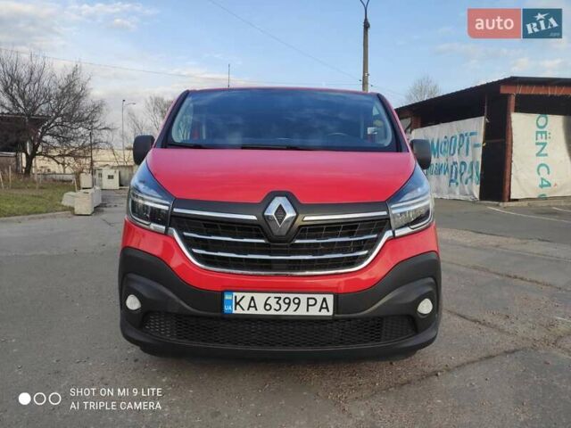 Красный Рено Трафик, объемом двигателя 2 л и пробегом 250 тыс. км за 25500 $, фото 1 на Automoto.ua