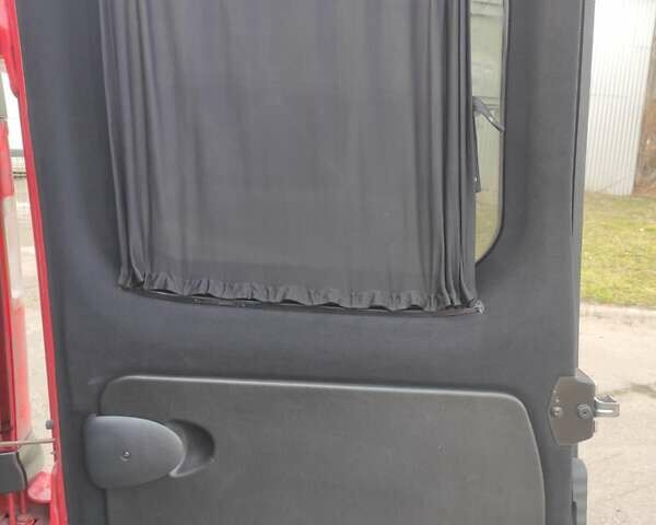 Красный Рено Трафик, объемом двигателя 2 л и пробегом 250 тыс. км за 25500 $, фото 20 на Automoto.ua