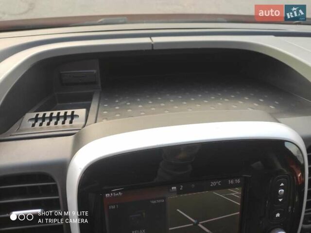 Красный Рено Трафик, объемом двигателя 2 л и пробегом 250 тыс. км за 25500 $, фото 15 на Automoto.ua