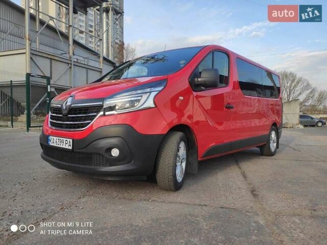 Красный Рено Трафик, объемом двигателя 2 л и пробегом 250 тыс. км за 25500 $, фото 2 на Automoto.ua