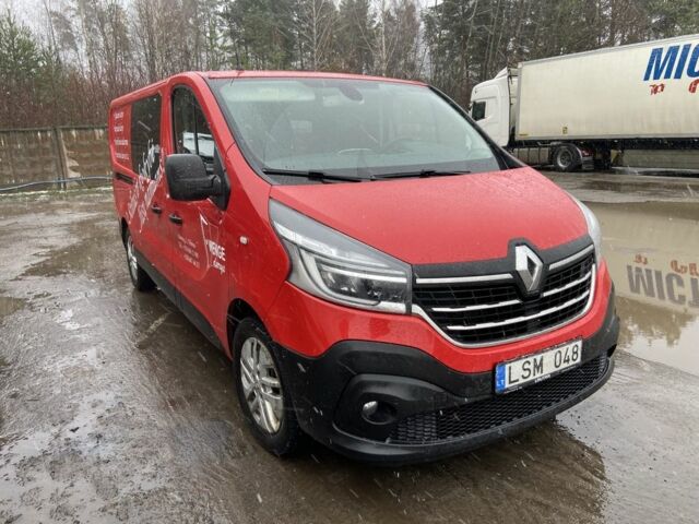 Красный Рено Трафик, объемом двигателя 2 л и пробегом 185 тыс. км за 17950 $, фото 1 на Automoto.ua