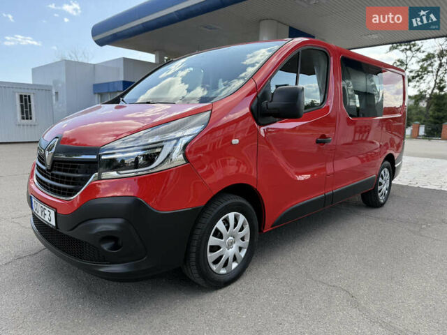 Красный Рено Трафик, объемом двигателя 2 л и пробегом 162 тыс. км за 22999 $, фото 38 на Automoto.ua