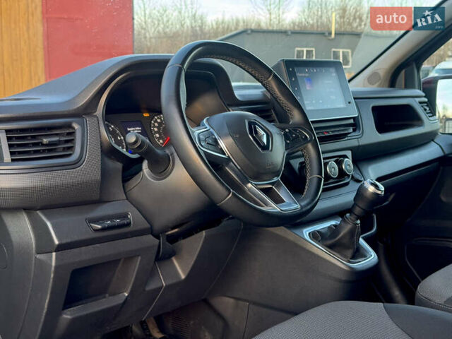 Красный Рено Трафик, объемом двигателя 2 л и пробегом 31 тыс. км за 23999 $, фото 13 на Automoto.ua