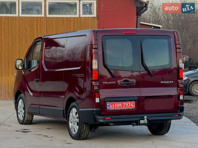 Красный Рено Трафик, объемом двигателя 2 л и пробегом 31 тыс. км за 23999 $, фото 6 на Automoto.ua
